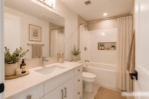 4403-200 Seton Circle Se, Calgary, AB - Indoor Photo Showing Bathroom