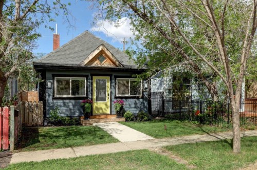 2307 15A Street Se, Calgary, AB - Outdoor