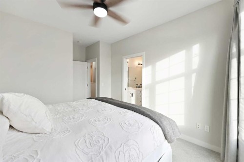 4929 20 Street Sw, Calgary, AB - Indoor Photo Showing Bedroom