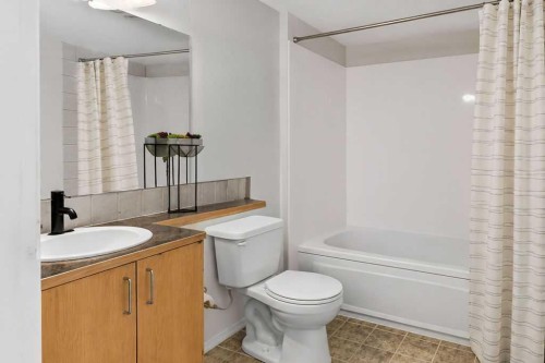 30 Tuscany Springs Heights Nw, Calgary, AB - Indoor Photo Showing Bathroom