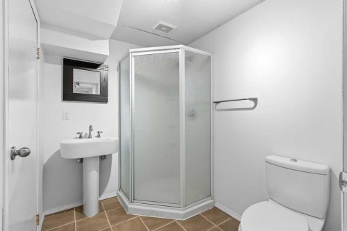 30 Tuscany Springs Heights Nw, Calgary, AB - Indoor Photo Showing Bathroom