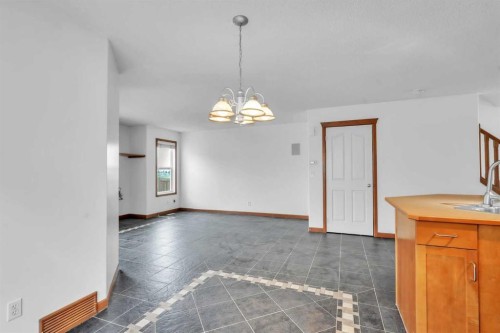 141 Cramond Close Se, Calgary, AB - Indoor