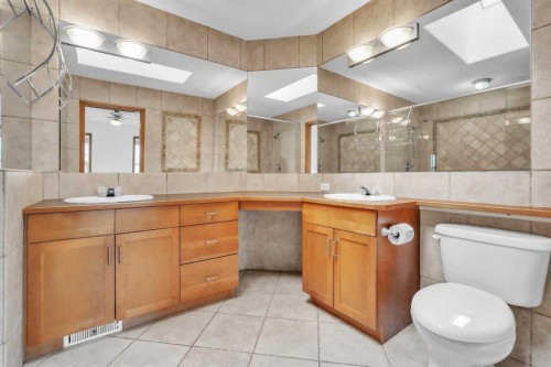 141 Cramond Close Se, Calgary, AB - Indoor Photo Showing Bathroom