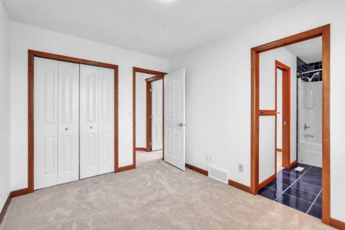 141 Cramond Close Se, Calgary, AB - Indoor Photo Showing Other Room