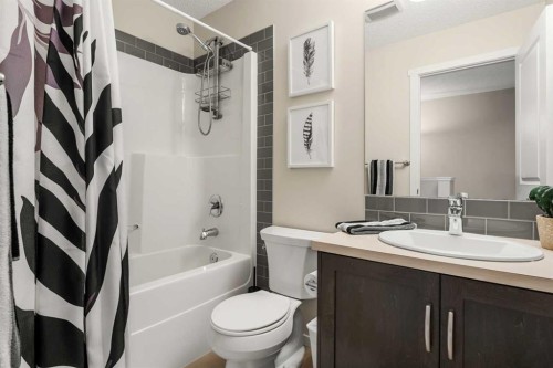40 Sunvalley Road, Cochrane, AB - Indoor Photo Showing Bathroom