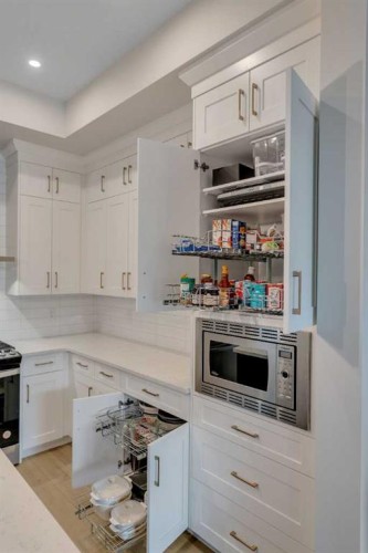 541 Marine Drive Se, Calgary, AB - Indoor Photo Showing Kitchen
