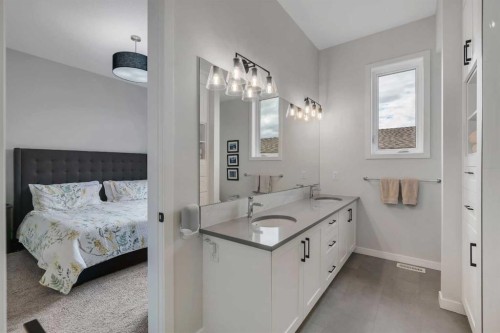 541 Marine Drive Se, Calgary, AB - Indoor Photo Showing Bathroom