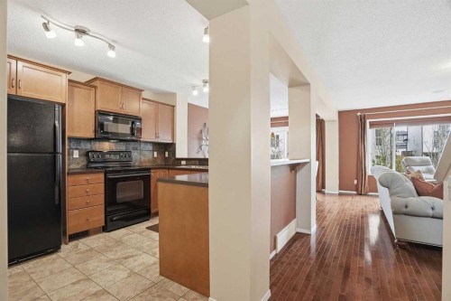 56 Everglen Way Sw, Calgary, AB - Indoor Photo Showing Kitchen