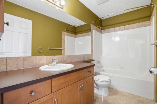 56 Everglen Way Sw, Calgary, AB - Indoor Photo Showing Bathroom