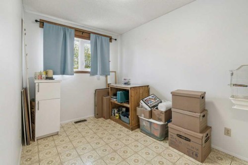 840 Pinecliff Drive Ne, Calgary, AB - Indoor