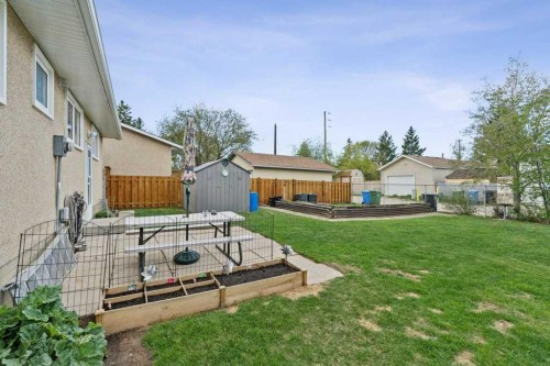 840 Pinecliff Drive Ne, Calgary, AB - Outdoor With Exterior
