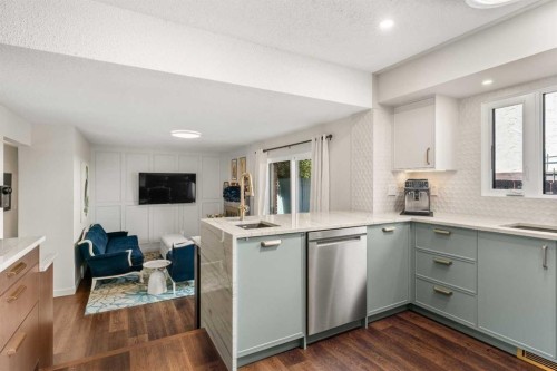 263 Silvergrove Place Nw, Calgary, AB - Indoor Photo Showing Kitchen With Upgraded Kitchen