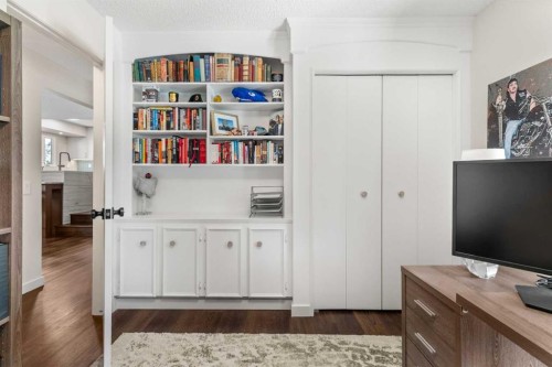 263 Silvergrove Place Nw, Calgary, AB - Indoor