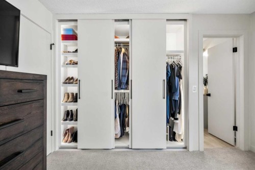 263 Silvergrove Place Nw, Calgary, AB - Indoor Photo Showing Other Room