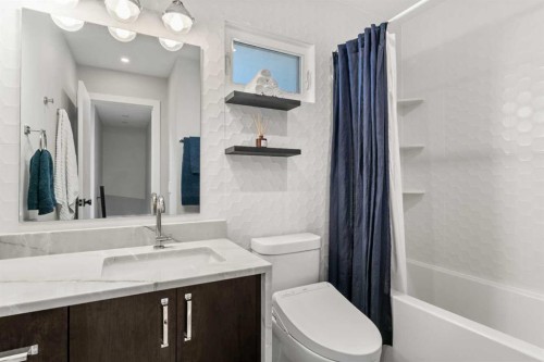 263 Silvergrove Place Nw, Calgary, AB - Indoor Photo Showing Bathroom