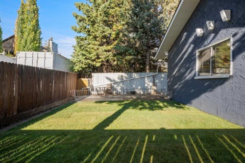 263 Silvergrove Place Nw, Calgary, AB - Outdoor
