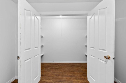 53 Royal Birch Way Nw, Calgary, AB - Indoor Photo Showing Other Room