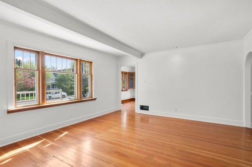 1404 18 Avenue Nw, Calgary, AB - Indoor Photo Showing Other Room