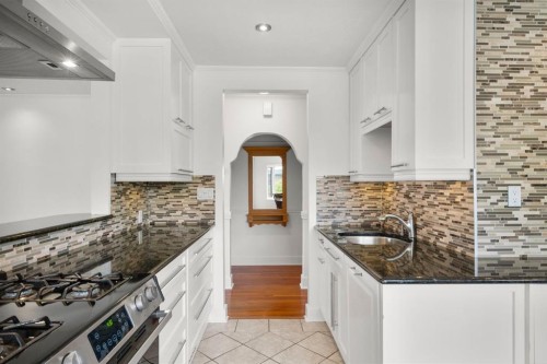 1404 18 Avenue Nw, Calgary, AB - Indoor Photo Showing Kitchen With Upgraded Kitchen