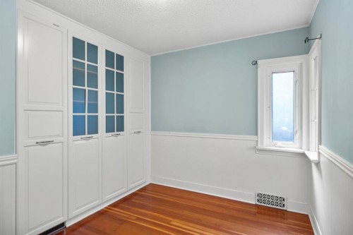 1404 18 Avenue Nw, Calgary, AB - Indoor Photo Showing Other Room