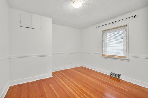 1404 18 Avenue Nw, Calgary, AB - Indoor Photo Showing Other Room