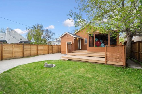 1404 18 Avenue Nw, Calgary, AB - Outdoor