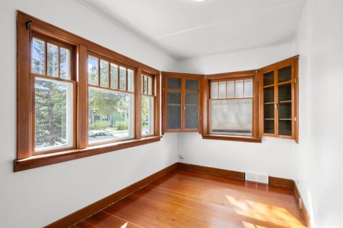 1404 18 Avenue Nw, Calgary, AB - Indoor Photo Showing Other Room