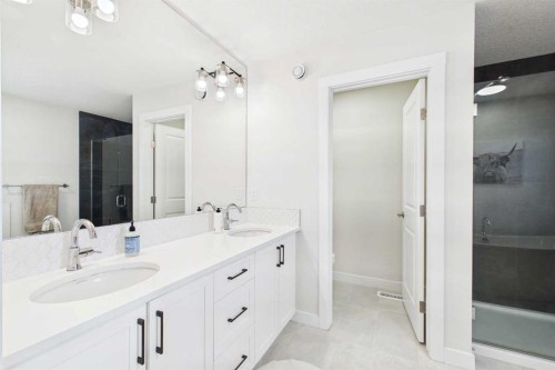 59 Royston Rise Nw, Calgary, AB - Indoor Photo Showing Bathroom