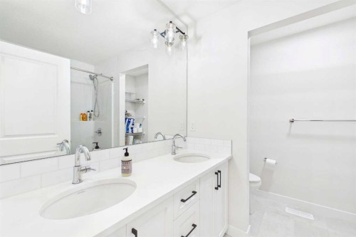 59 Royston Rise Nw, Calgary, AB - Indoor Photo Showing Bathroom