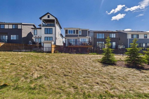 59 Royston Rise Nw, Calgary, AB - Outdoor