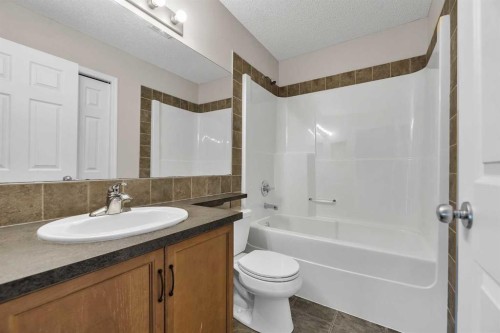 242 Copperstone Grove Se, Calgary, AB - Indoor Photo Showing Bathroom