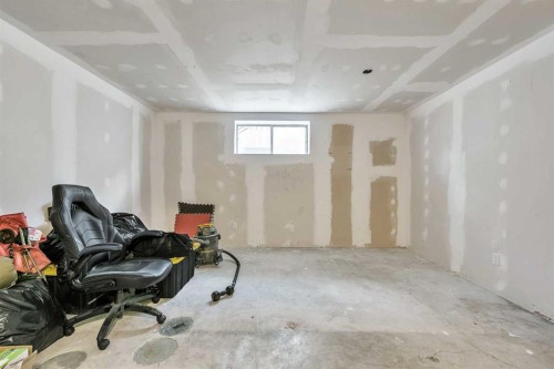 242 Copperstone Grove Se, Calgary, AB - Indoor