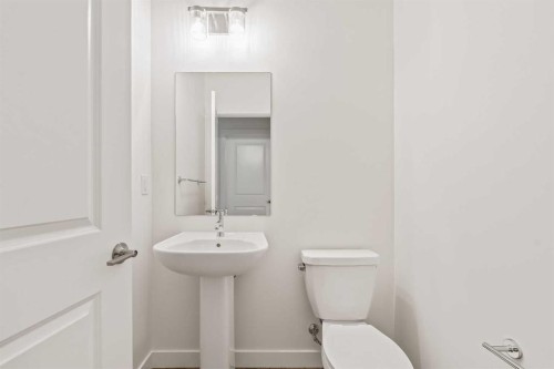 486 Lucas Way Nw, Calgary, AB - Indoor Photo Showing Bathroom