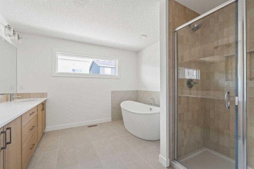 486 Lucas Way Nw, Calgary, AB - Indoor Photo Showing Bathroom
