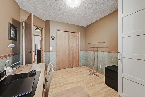 42 Sundown Close Se, Calgary, AB - Indoor