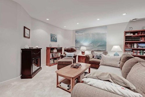 42 Sundown Close Se, Calgary, AB - Indoor Photo Showing Living Room