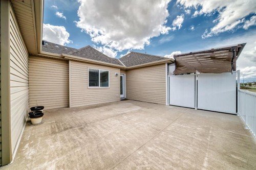 553 Windstone Common Sw, Airdrie, AB - Outdoor With Exterior