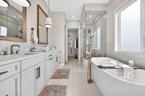 45 Cranbrook Rise Se, Calgary, AB - Indoor Photo Showing Bathroom