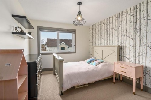 1826 37 Avenue Sw, Calgary, AB - Indoor Photo Showing Bedroom