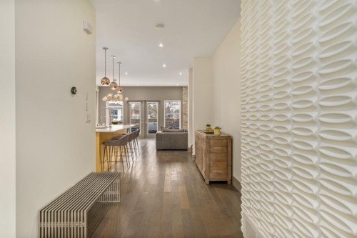 1826 37 Avenue Sw, Calgary, AB - Indoor Photo Showing Other Room