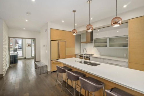 1826 37 Avenue Sw, Calgary, AB - Indoor Photo Showing Kitchen With Double Sink With Upgraded Kitchen