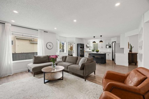 116 Cove Road, Chestermere, AB - Indoor Photo Showing Living Room