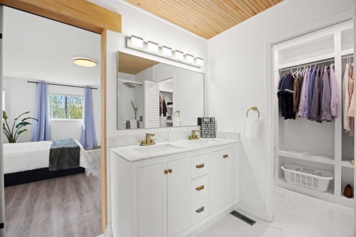116 Cove Road, Chestermere, AB - Indoor Photo Showing Bathroom