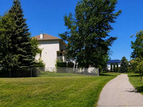 6 Cambria Place, Strathmore, AB - Outdoor