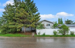 4824 Vegas Way NW Calgary, AB T3A 1W1
