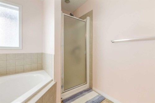 324 Evermeadow Road Sw, Calgary, AB - Indoor Photo Showing Bathroom