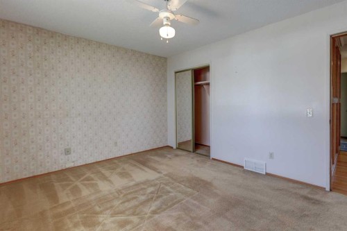 255 Huntcroft Road Ne, Calgary, AB - Indoor Photo Showing Other Room