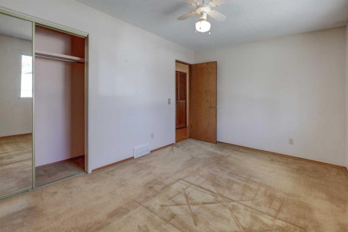 255 Huntcroft Road Ne, Calgary, AB - Indoor Photo Showing Other Room