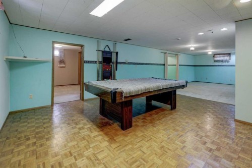 255 Huntcroft Road Ne, Calgary, AB - Indoor Photo Showing Other Room