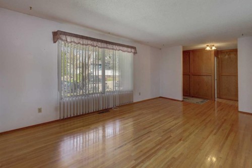 255 Huntcroft Road Ne, Calgary, AB - Indoor Photo Showing Other Room